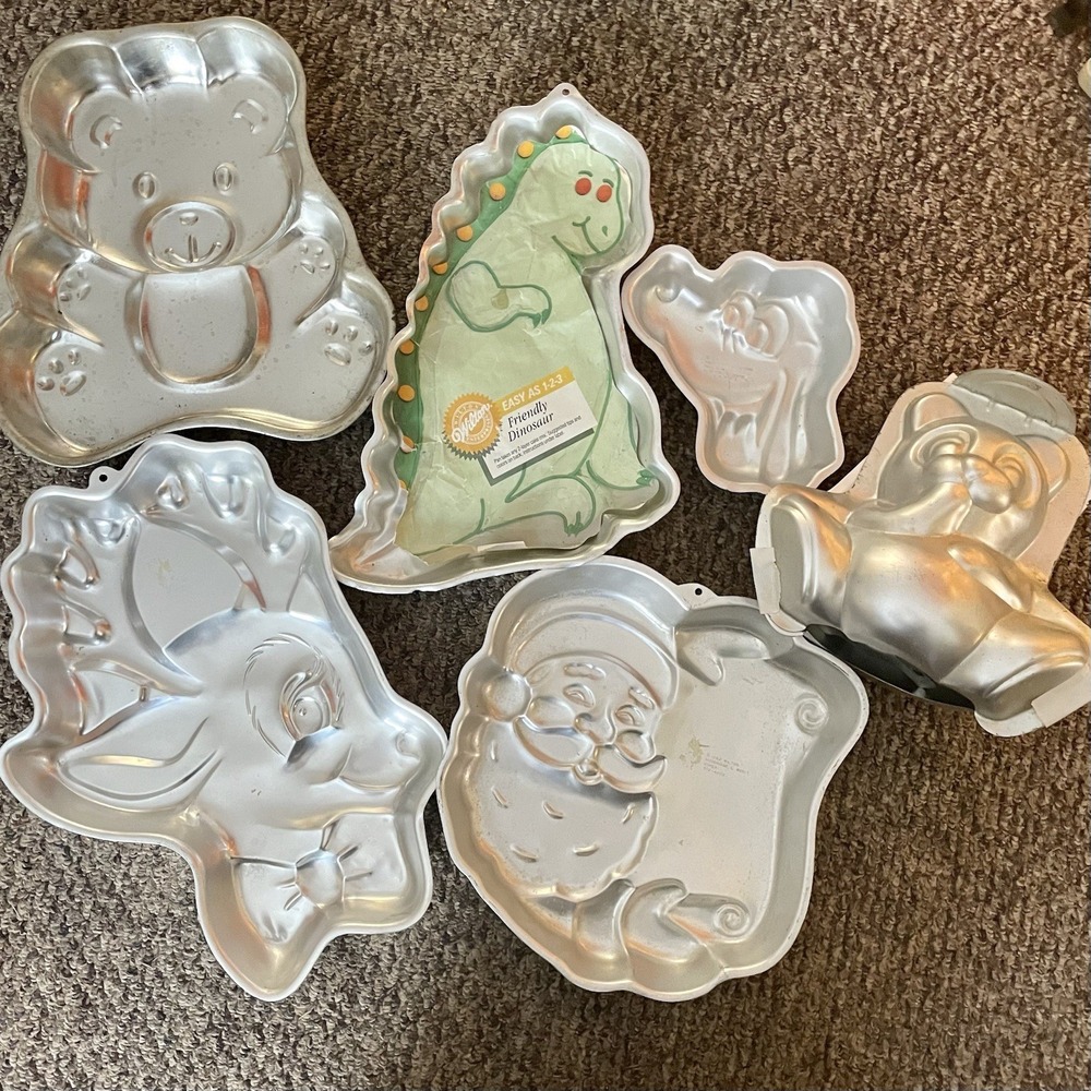 Lot of 6 Wilton Cake Pans Rudolph, Santa, Bear,‎ 3D Bear, Dinosaur, Pluto VTG